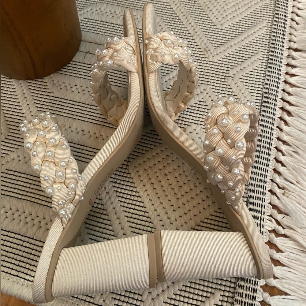 NWOT Dolce Vita Tan Pearl-Adorned Women's Heels - Picture 5 of 7